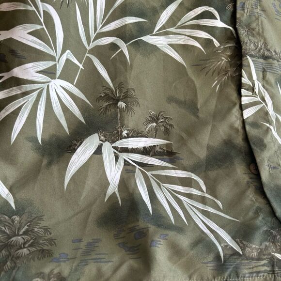 Green and White Casual Button Down Shirt with Tropical Print L - Picture 12 of 15